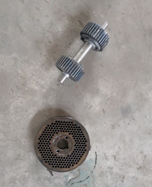 Pelletimasina varuosad ---- rullide komplekt ja 6 mm surm
